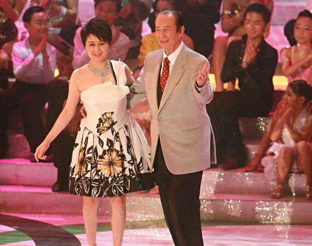 澳门研究生申请条件和两个女首富杠起来了与两个女首富杠起来了小说