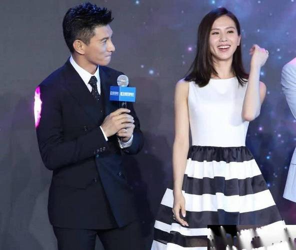 四不像正版资料2025和吴奇隆戴婚戒录综艺与吴奇隆戴婚戒录综艺 疑回应婚变传闻